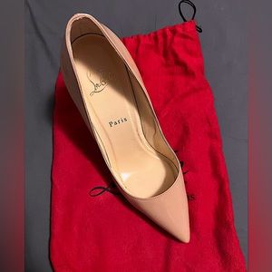 Louboutin patent leather tan shoes